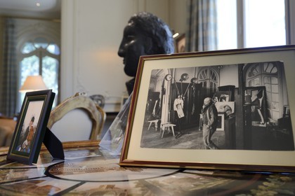 France, Alpes Maritimes, Cannes, the Villa La Californie where Picasso lived, today renamed the Pavillon de Flore by Marina Picasso, photo of Pablo Picasso in his studio in La Californie now the living room