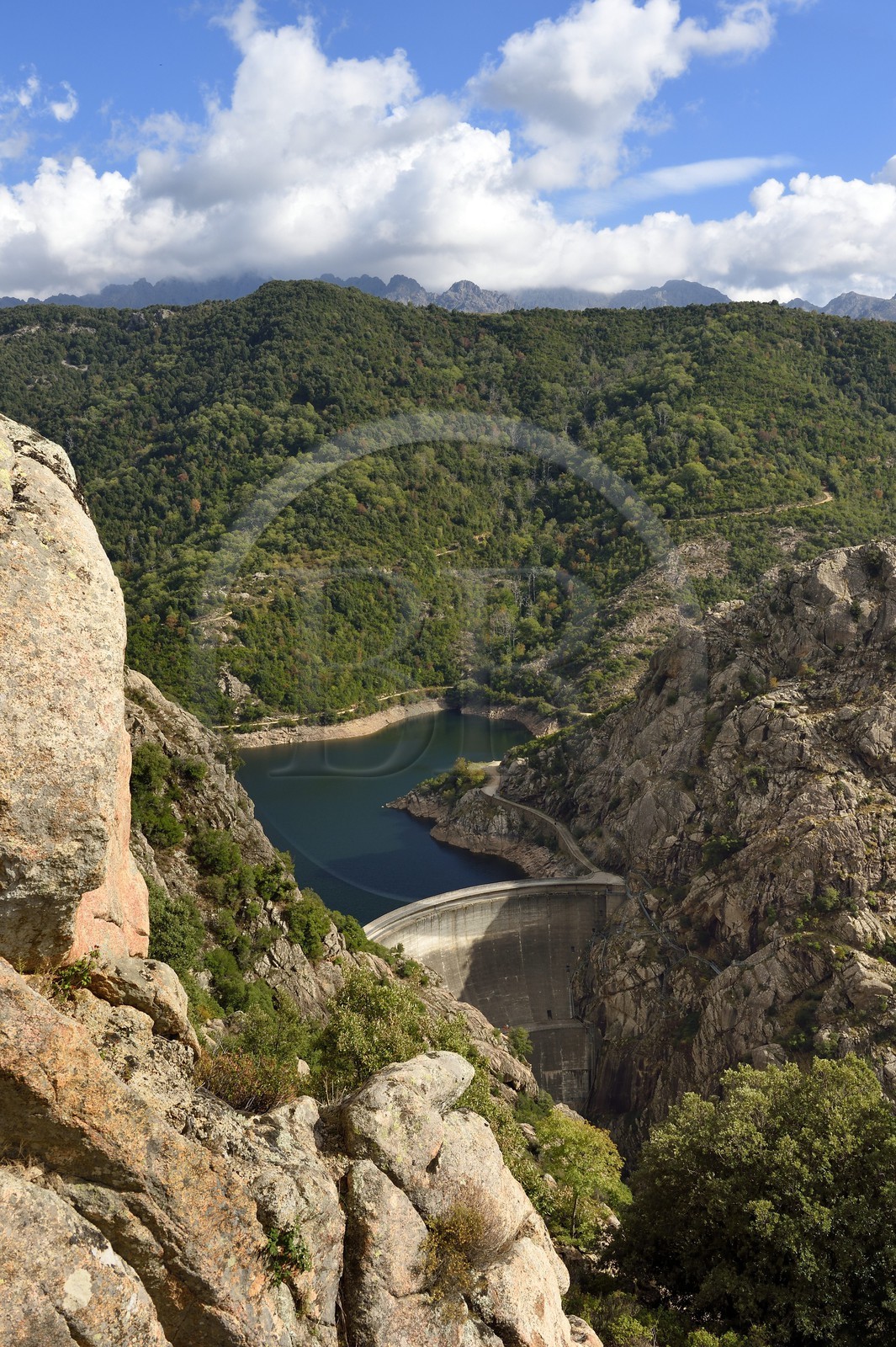 France, Corse-du-Sud (2A), Vallée du Prunelli, Tolla, le lac de retenue du barrage des gorges du Prunelli