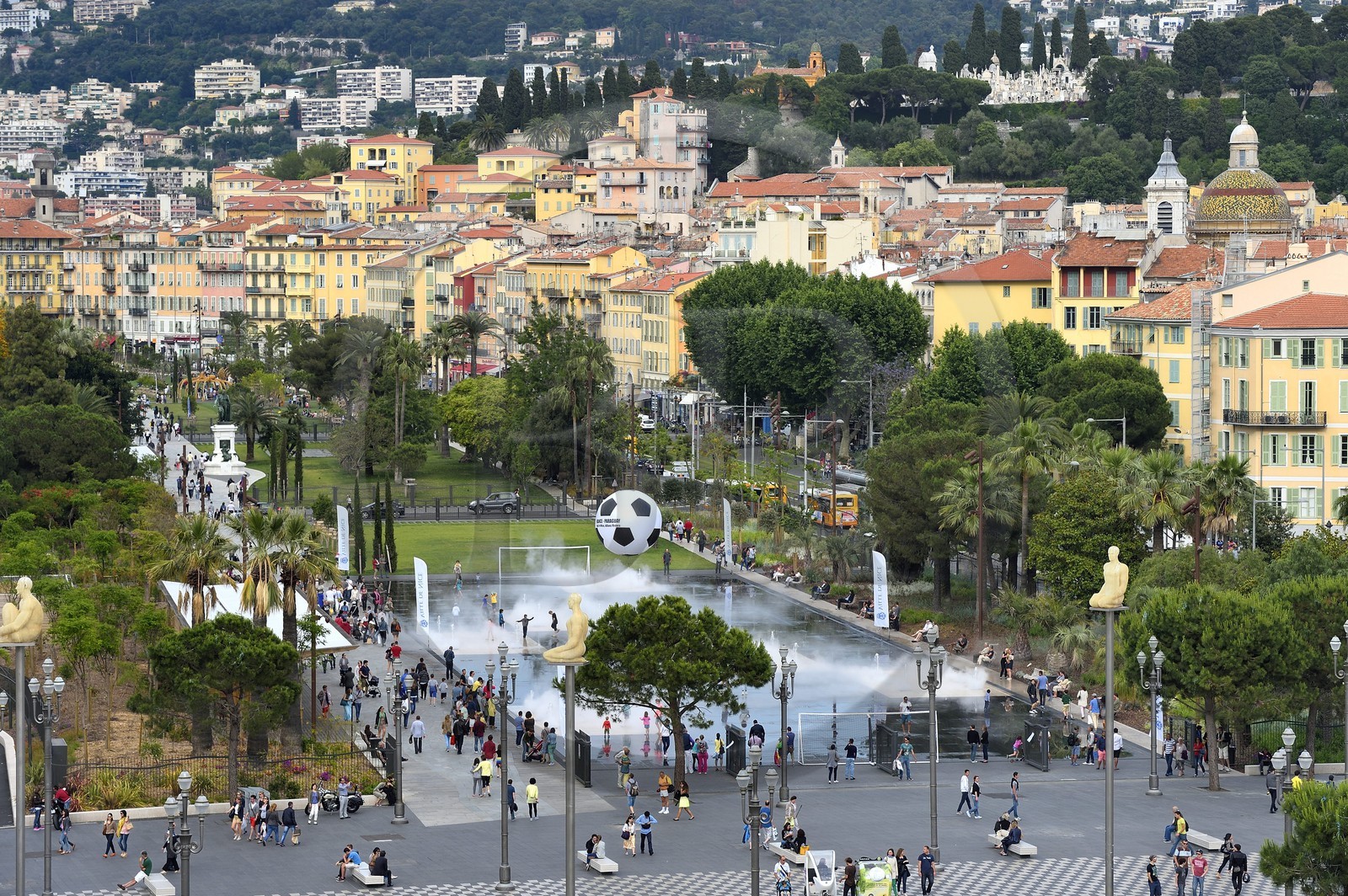 France, Alpes-Maritimes, Nice, the Promenade du Paillon, the ornamental pond of 3000 m2 and the water jets of the place Massena