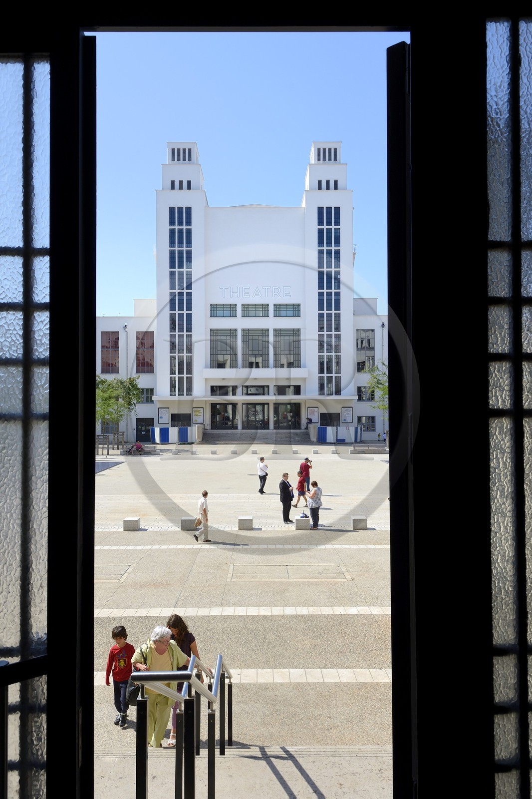 France, Rhône (69), Villeurbanne, ensemble architectural des gratte-ciel construit de 1927 à 1934, l’ancien Palais du Travail aujourd’hui occupé par le TNP sur la place Lazare Goujon