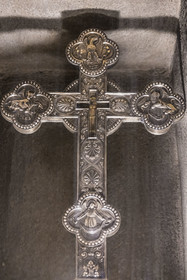 France, Hérault (34), Causses et les Cévennes, paysage culturel de l'agro-pastoralisme méditerranéen, classés Patrimoine Mondial de l'UNESCO, Saint-Guilhem-le-Désert, labellisé Les Plus Beaux Villages de France, l'abbaye de Gellone du IXème siècle, reliquaire contenant un fragment de la Vraie Croix donné par Charlemagne à Guilhem