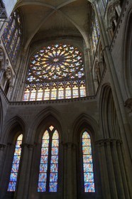 France, Ille-et-Vilaine (35), côte d'émeraude, Saint-Malo, cathédrale Saint-Vincent, vitrail de l'abside
