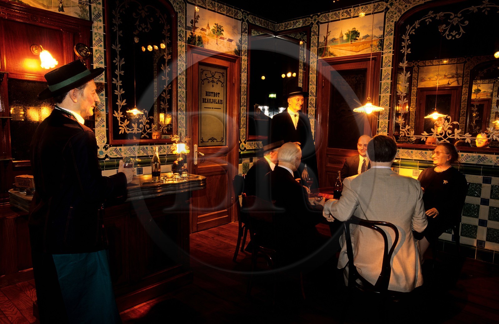 France, Saône-et-Loire (71), Romanèche-Thorins, le Hameau en Beaujolais, reconstitution d'un bistrot Beaujolais