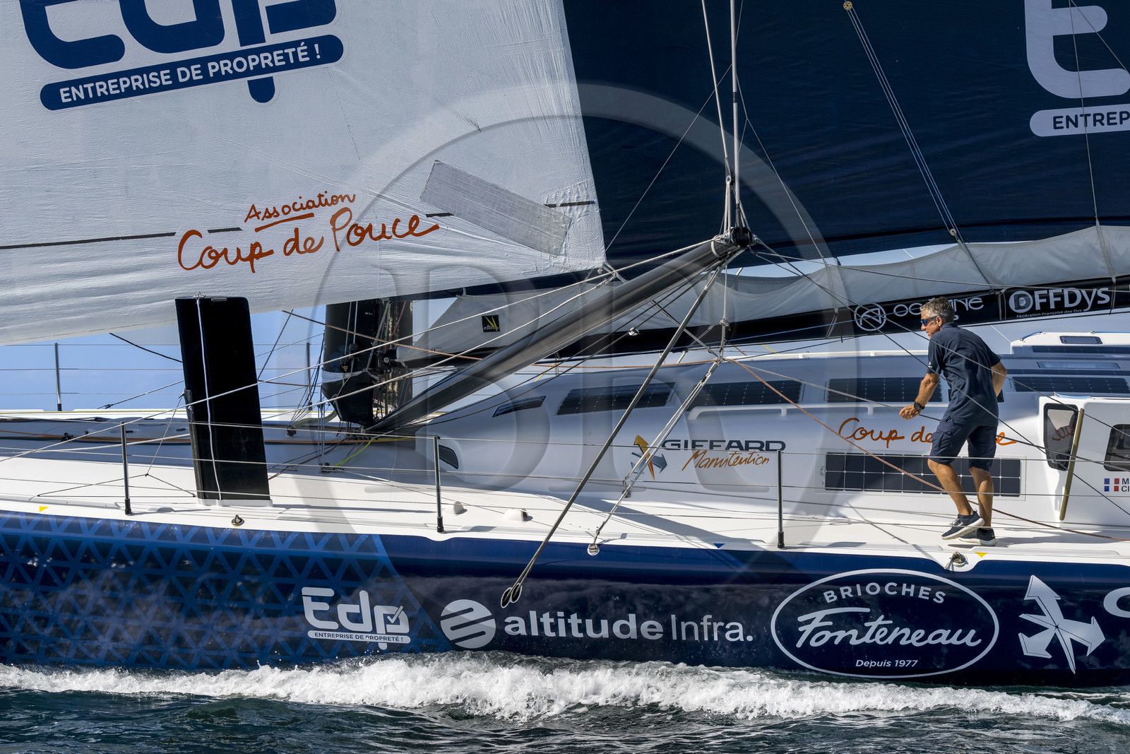 France, Vendée (85), Les-Sables-d'Olonne, le skipper Manuel Cousin en entrainement sur son voilier monocoque de 60 pieds IMOCA Coup de Pouce
