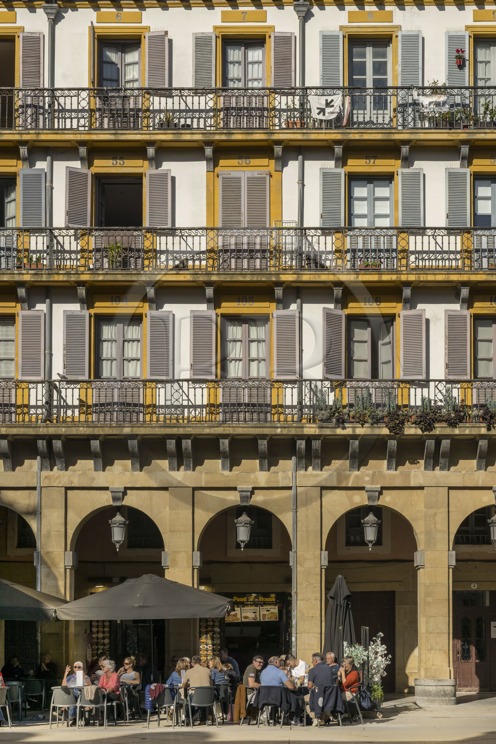 Espagne, province du Guipuscoa (Gipuzkoa), Saint-Sébastien (Donostia),  la place de la Constitution au coeur de la vieille ville