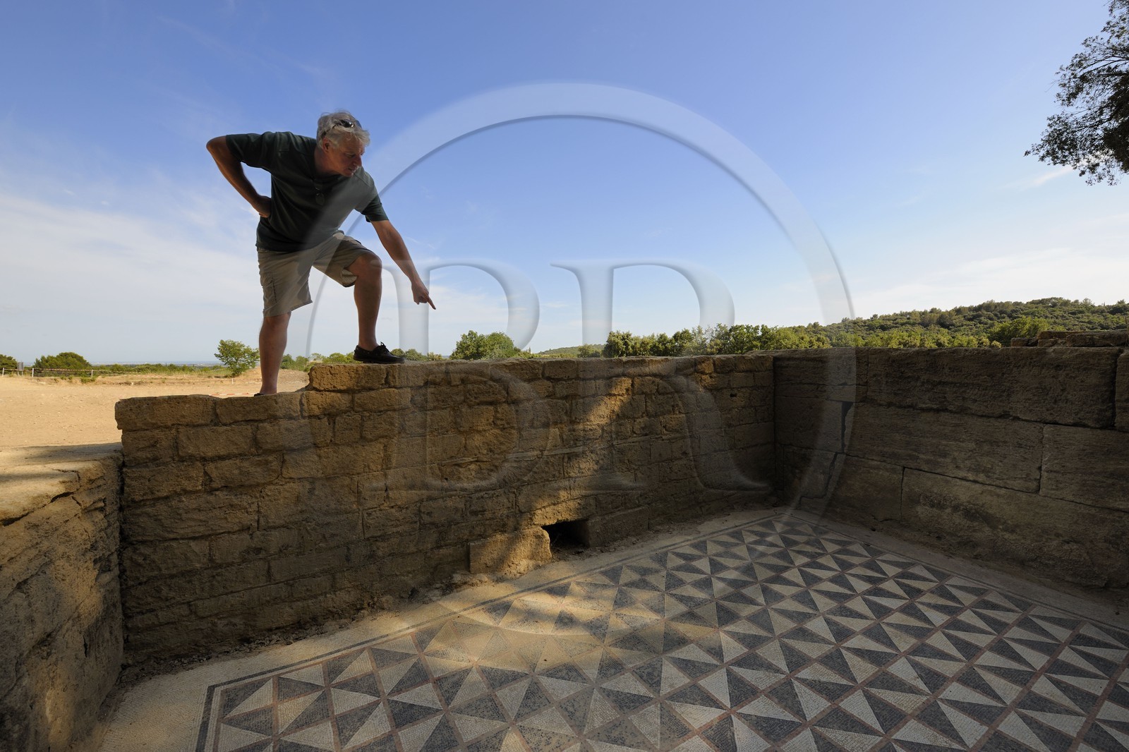 France, Herault, excavations at the hill of Castellas in Murviel-lès-Montpellier is the location of an important ancient settlement of the late Iron Age to the second century AD, Patrick Thollard archaeologist excavation manager