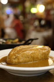 France, Rhône (69), Lyon, Restaurant bouchon lyonnais Le Garet, Quenelle de brochet sauce Nantua