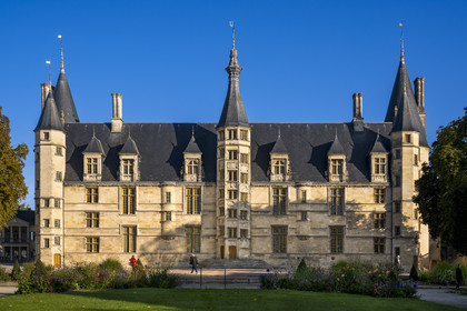 France, Nièvre (58), Nevers, le palais ducal, château des XVe et XVIe siècles, ancienne résidence des comtes et ducs de Nevers