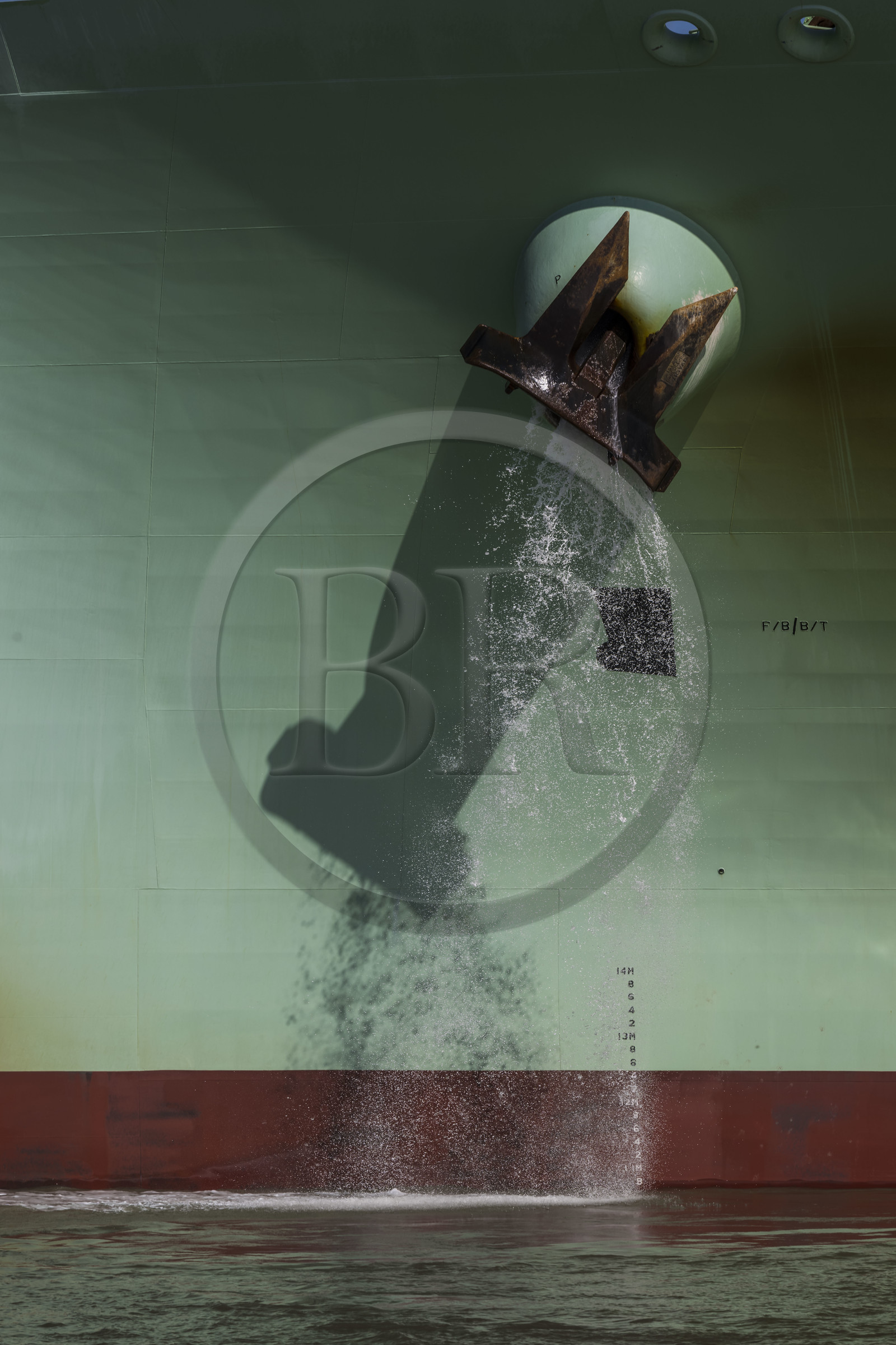 France, Loire-Atlantique (44), Estuaire de la Loire, Saint-Nazaire, ancre de méthanier