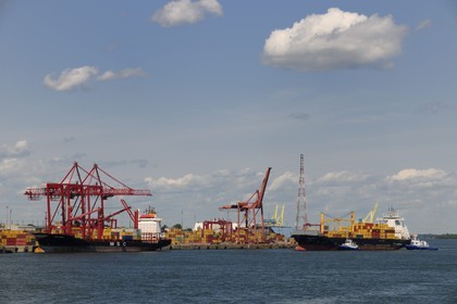 Canada, province de Québec, Montréal, le port de commerce sur le fleuve Saint-Laurent