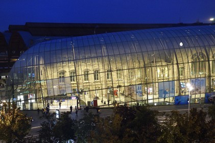 France, Bas Rhin, Strasbourg, the main train station and its glass roof by architect Jean-Marie Duthilleul of the Arep architectural firm