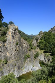 France, Ardèche (07), Parc Naturel Régional des Monts d'Ardèche, Thueyts, la haute-vallée de la rivière Ardèche, La via ferrata du Pont du diable