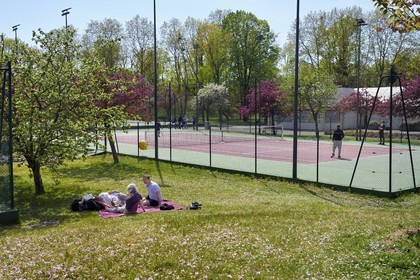 France, Val-de-Marne (94), Champigny-sur-Marne, parc du Tremblay, cours de tennis