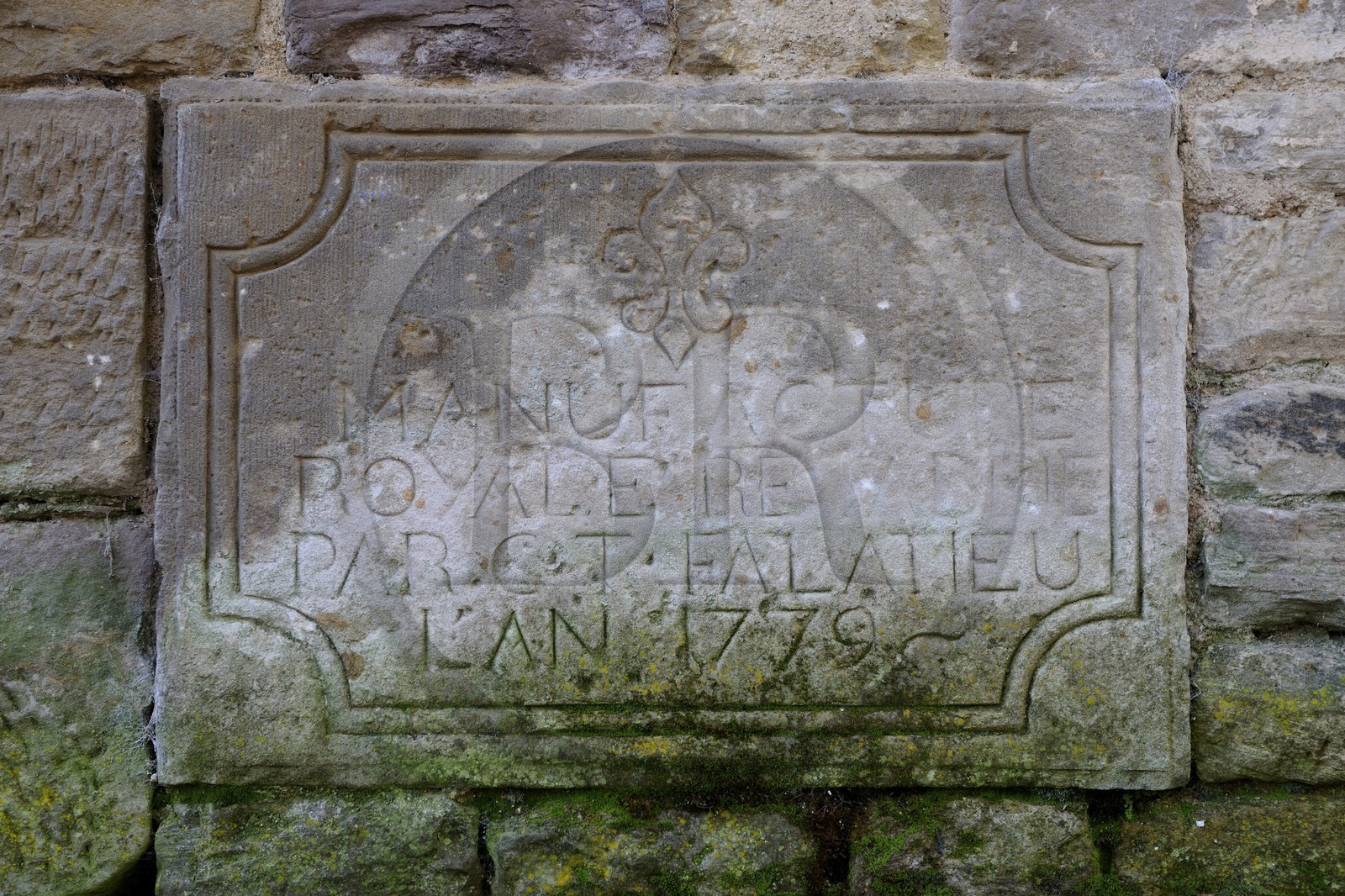 France, Vosges (88), Manufacture Royale de Bains-les-Bains, pierre fondatrice du bâtiment