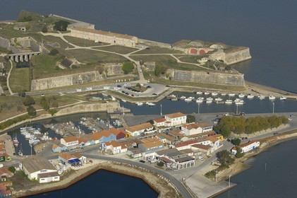 France, Charente-Maritime (17), Ile d'Oléron, Le Château d'Oléron (vue aérienne)