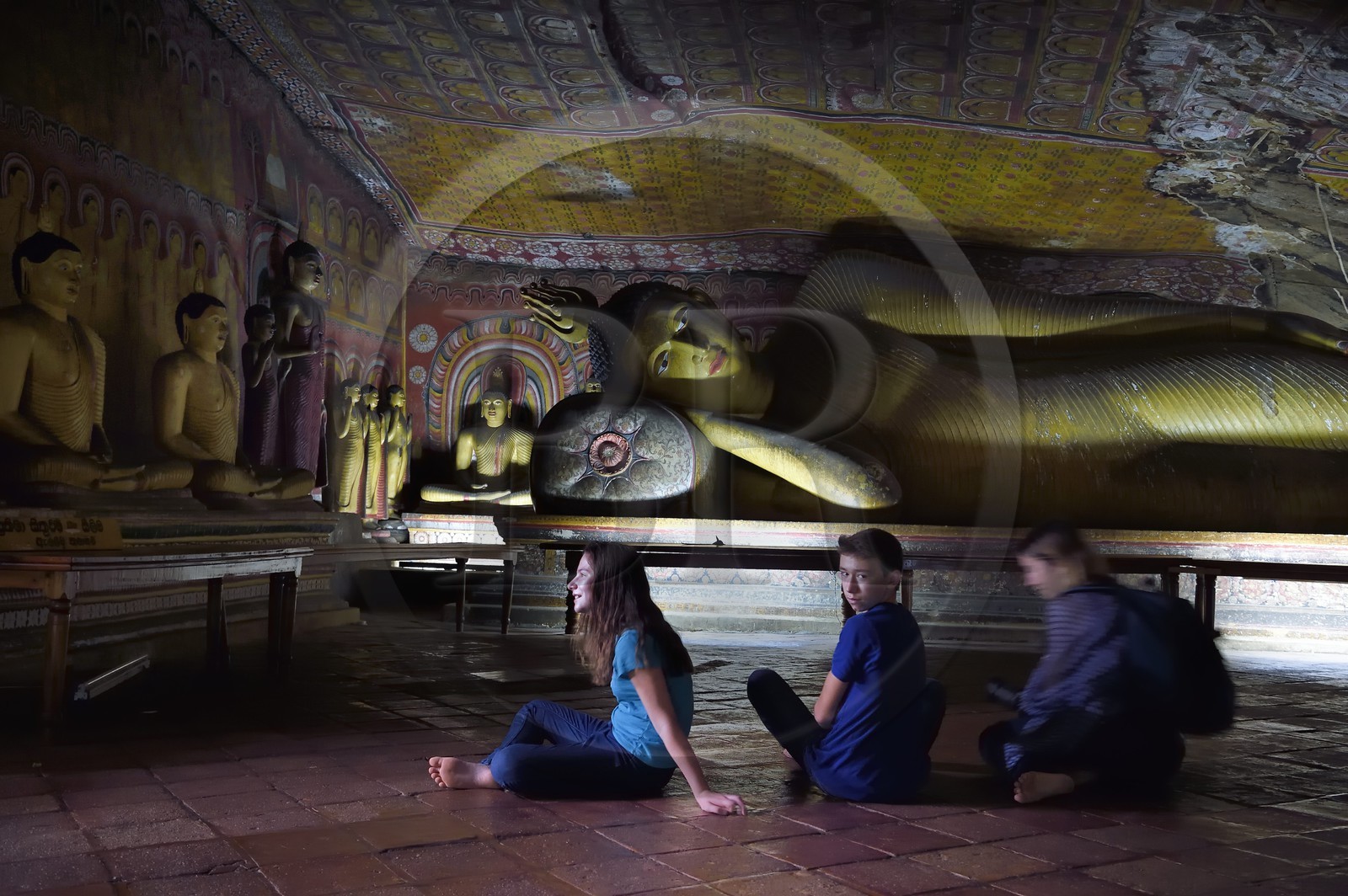Sri Lanka, province du centre, district de Matale, Dambulla, Temple d'Or, Temple du Rocher Royal aussi appelé Ran Giri (Rocher doré) classé patrimoine mondial de l'UNESCO, la grotte n°3 Maha Alut Vihara (le Grand Nouveau Monastère), Bouddha couché