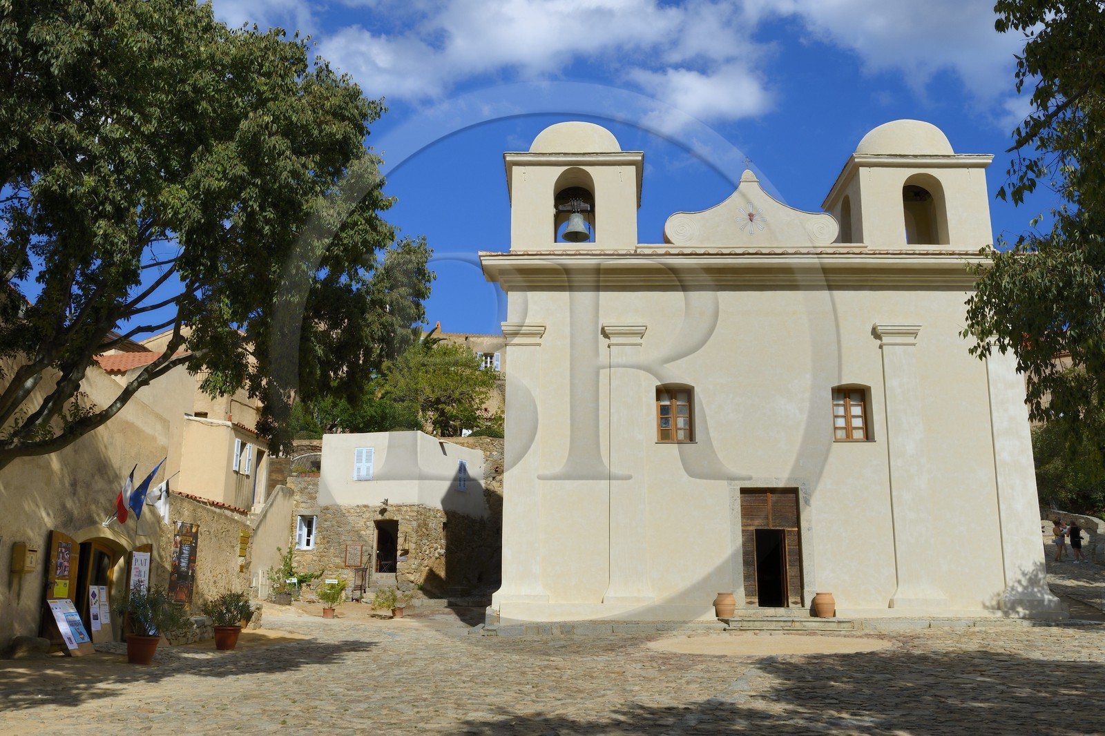 France, Haute-Corse (2B), Balagne, église du village perché de Pigna
