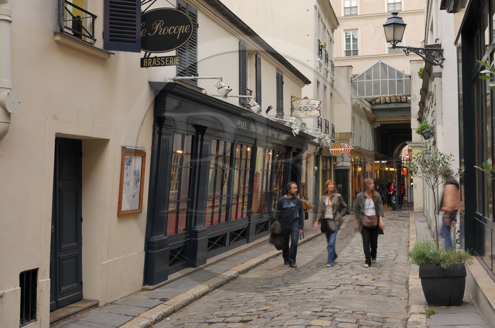 France, Paris (75), le restaurant Le Procope dans la cour du Commerce Saint André des Arts