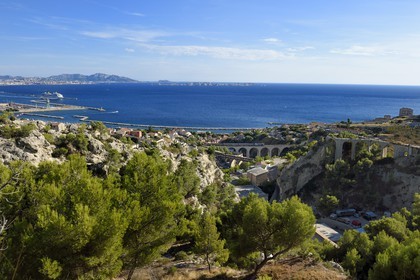France, Bouches-du-Rhône (13), Marseille, 16e arrondissement, le Frioul depuis l'Estaque