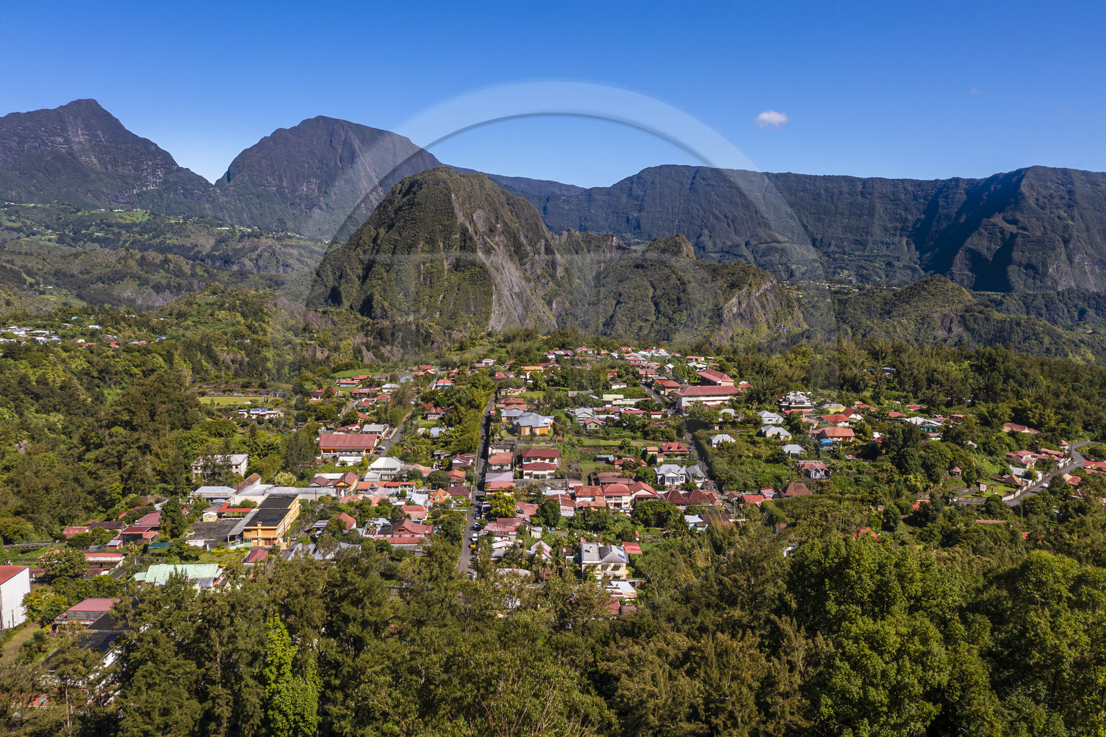 France, Ile de la Reunion, Cirque de Salazie, classé Patrimoine Mondial de l'UNESCO, Hell-Bourg, labellisé les Plus Beaux Villages de France, le Piton d'Anchaing en arrière plan (vue aérienne)