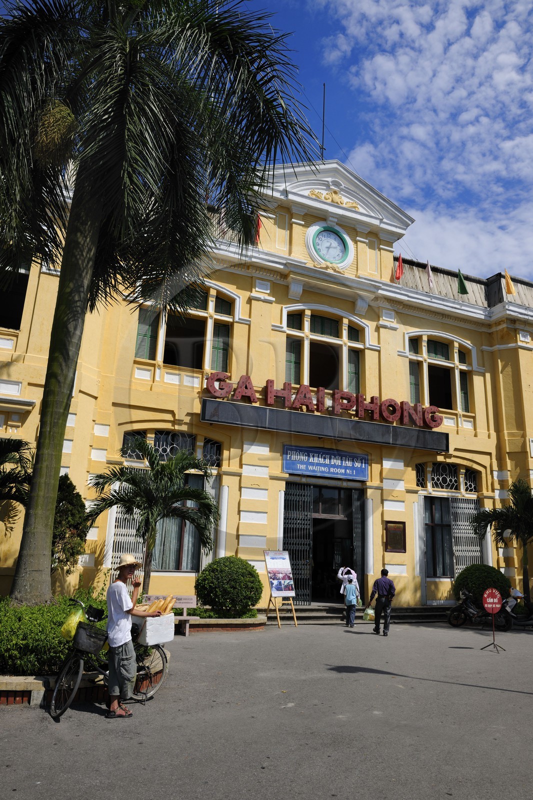 Vietnam, Haiphong, la gare de l'époque coloniale