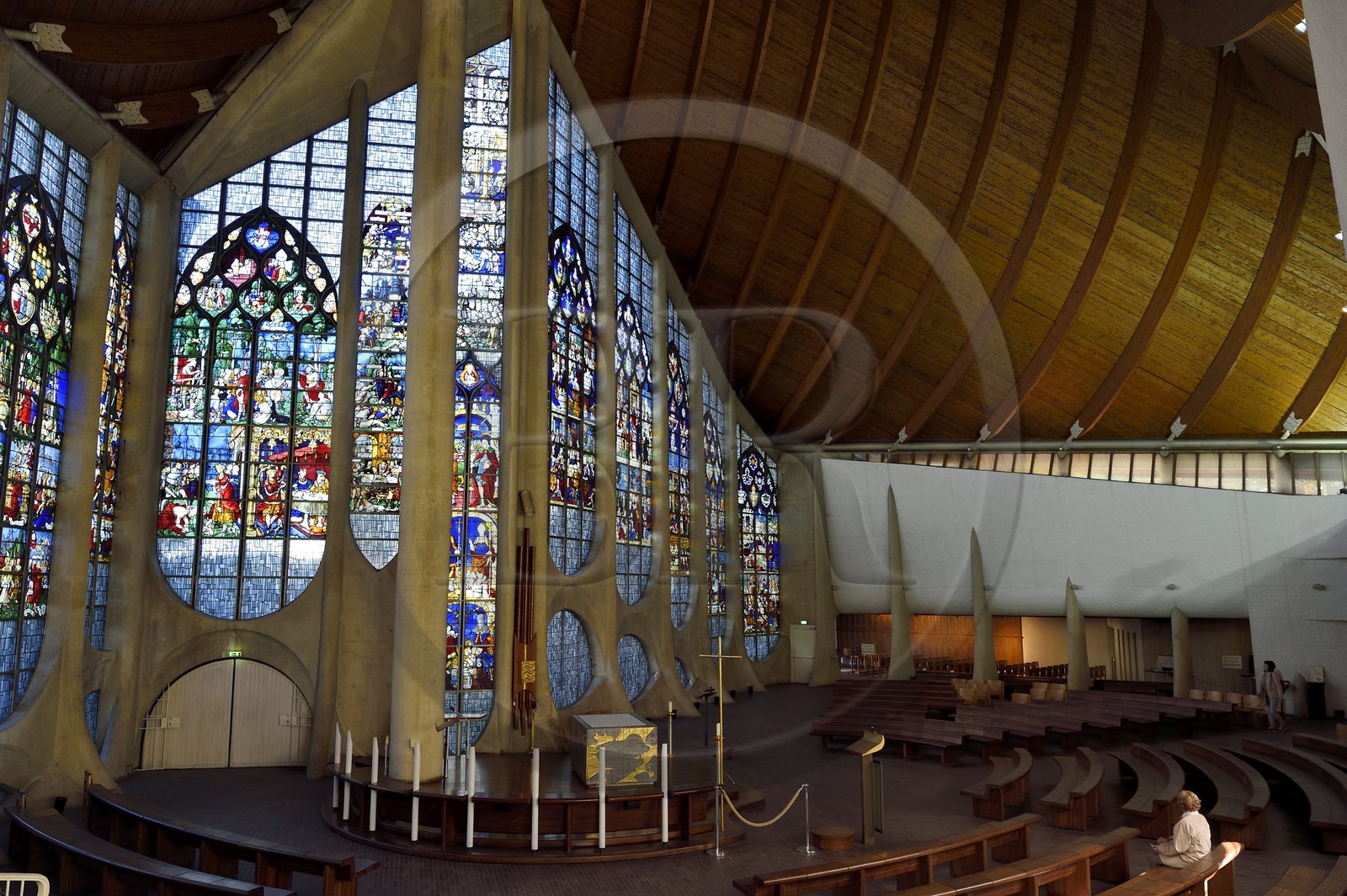 France, Seine-Maritime (76), Rouen, l'église Sainte-Jeanne-d'Arc, lieu de conservation des vitraux de l’ancienne église Saint-Vincent détruite en 1944