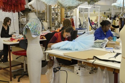 France, Paris (75), Opéra Garnier, les ateliers du costume, les ateliers flous, confection d'un tutu