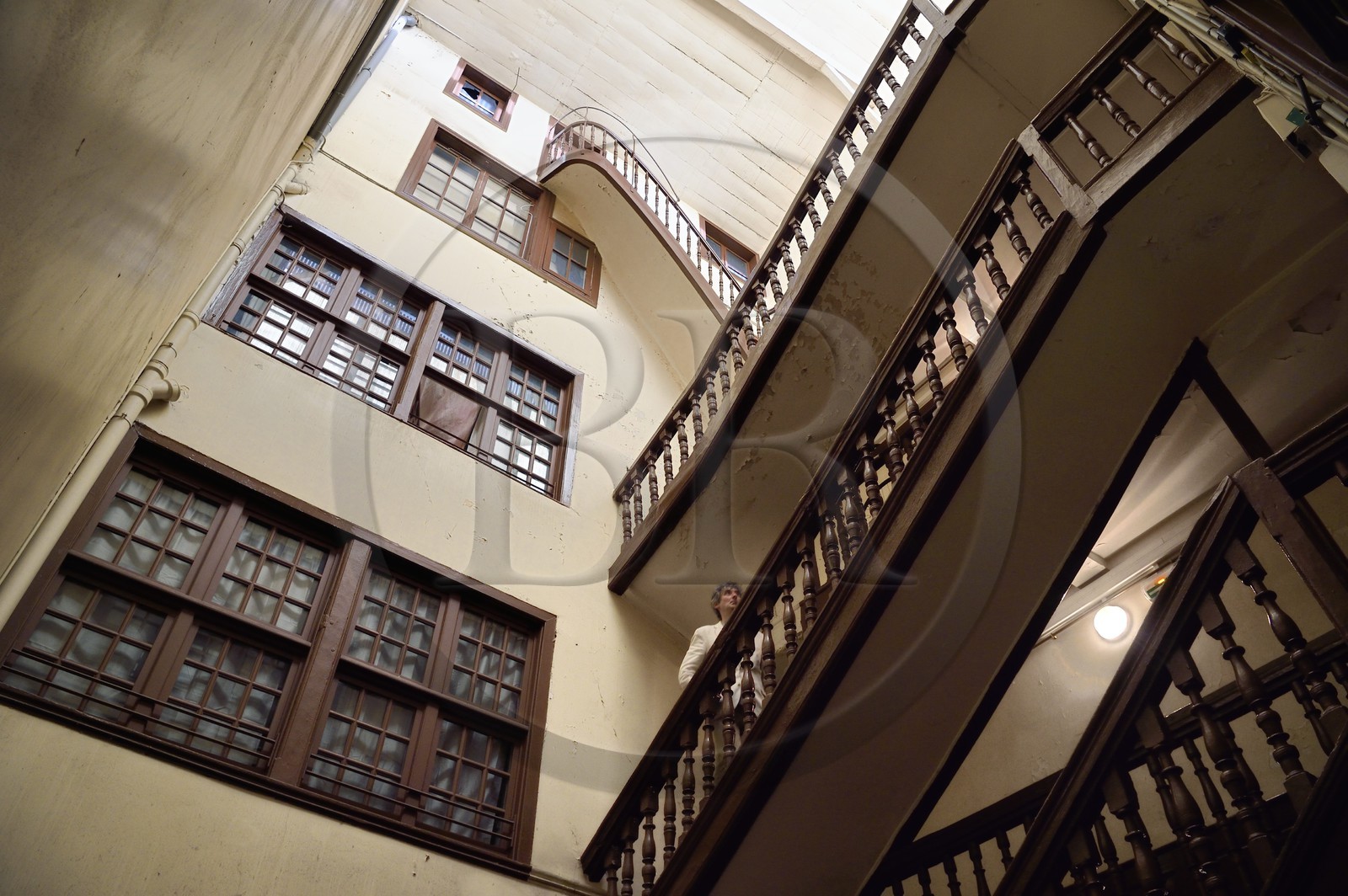 France, Pyrénées-Atlantiques (64), Pays-Basque, Bayonne, cage d'escalier XVIIème siècle du 19 rue du Port Neuf
