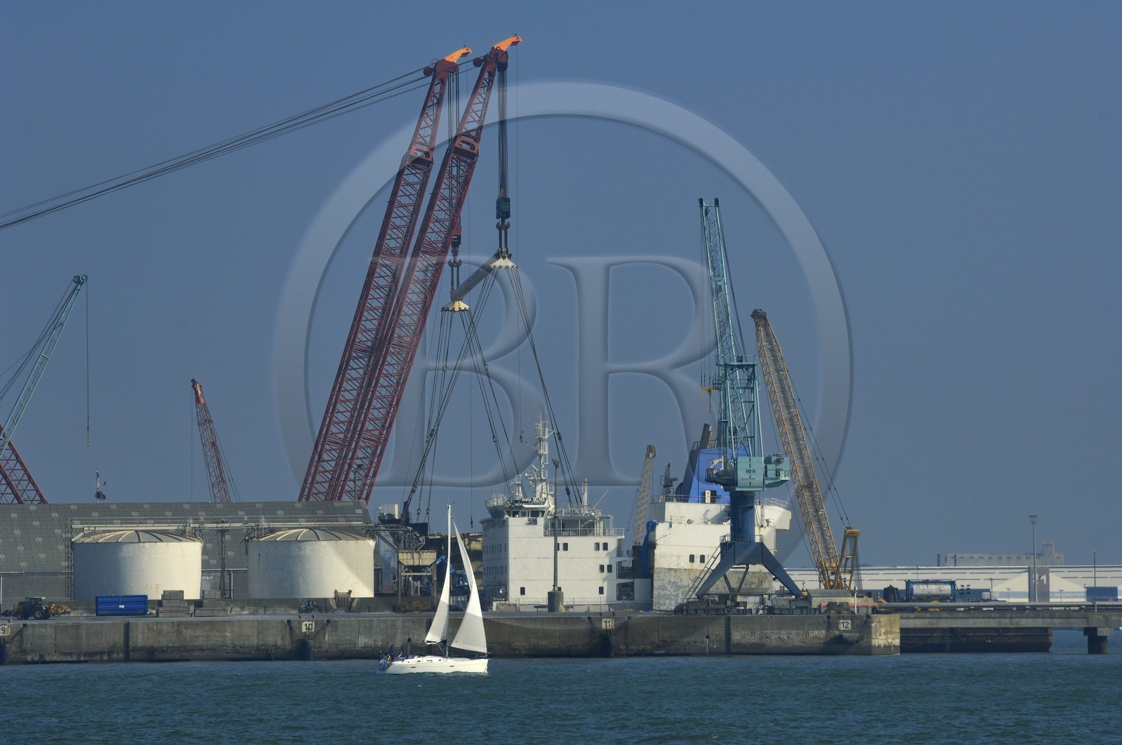 France, Charente-Maritime (17), port de commerce de La Rochelle