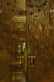 Royaume-Uni, Londres, Grande Loge d'Angleterre, porte sculptée en bronze du Grand Temple