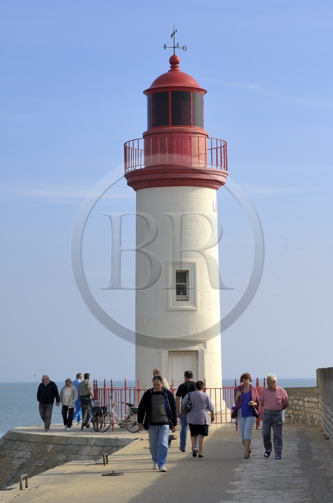 France, Charente-Maritime (17), Ile d'Oléron, port de la Cotinière, le phare