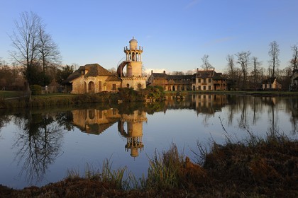 France, Yvelines (78), château de Versailles, classé Patrimoine Mondial de l'UNESCO, le domaine de Marie-Antoinette, le Hameau de la Reine, la tour de Marlborough