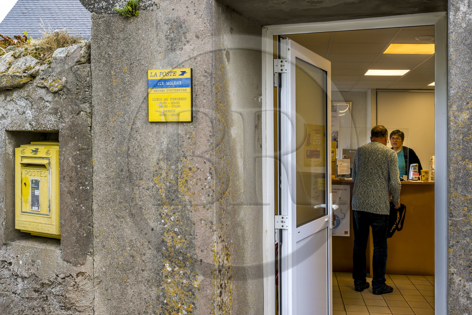 France, Finistère (29), Mer d'Iroise, Ile de Molène, le seul bureau de poste