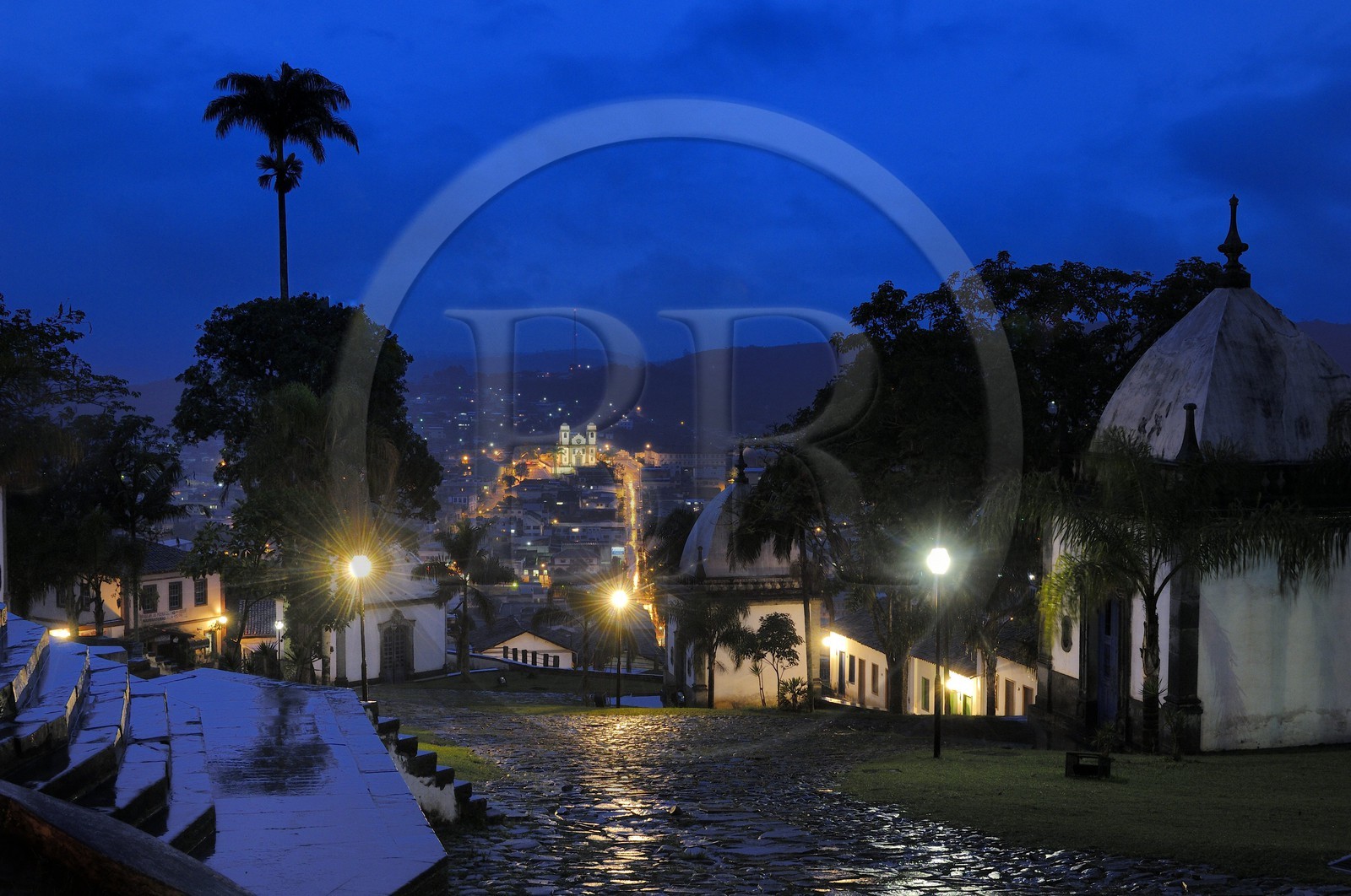 Brésil, état du Minas Gerais, Congonhas do Campo, église Santuario Bom Jesus de Matosinhos, le chemin de croix du Bom Jesus dans cinq chapelles dans lesquelles le sculpteur Aleijadinho a représenté les Scènes de la passion du Christ en grandeur nature (Route de l' or, Estrada Real)