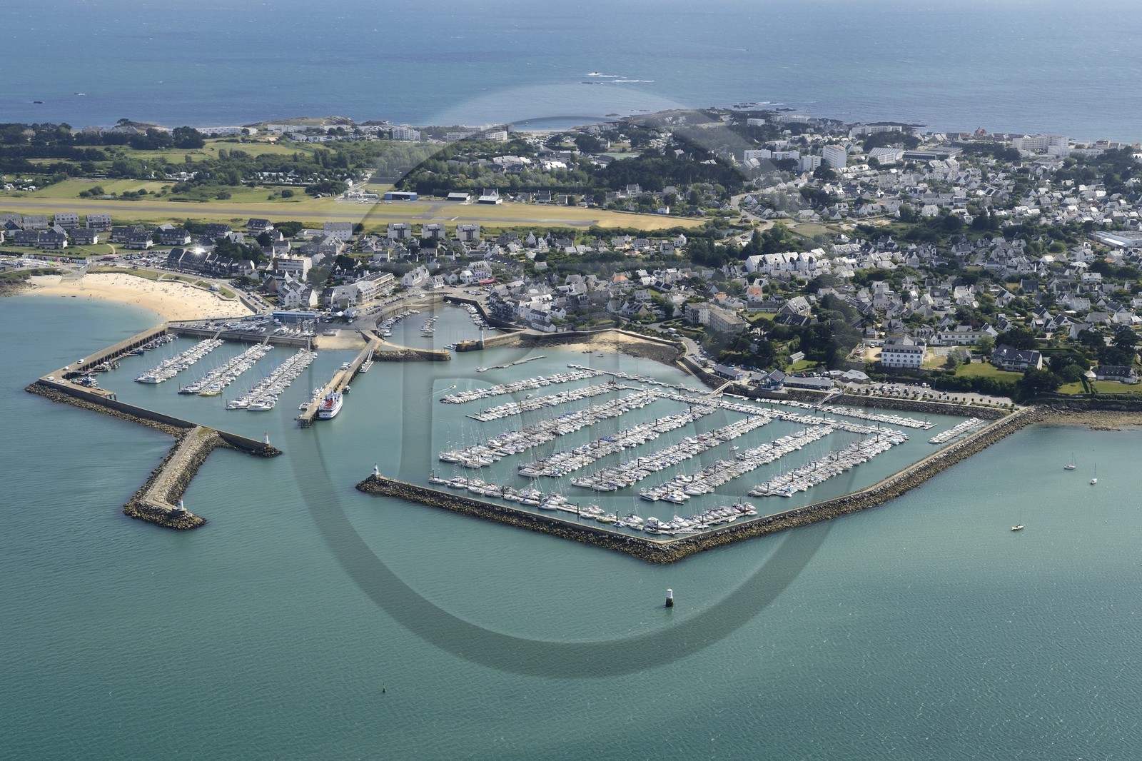 France, Morbihan (56), presqu'ile de Quiberon, port de Quiberon (vue aérienne)