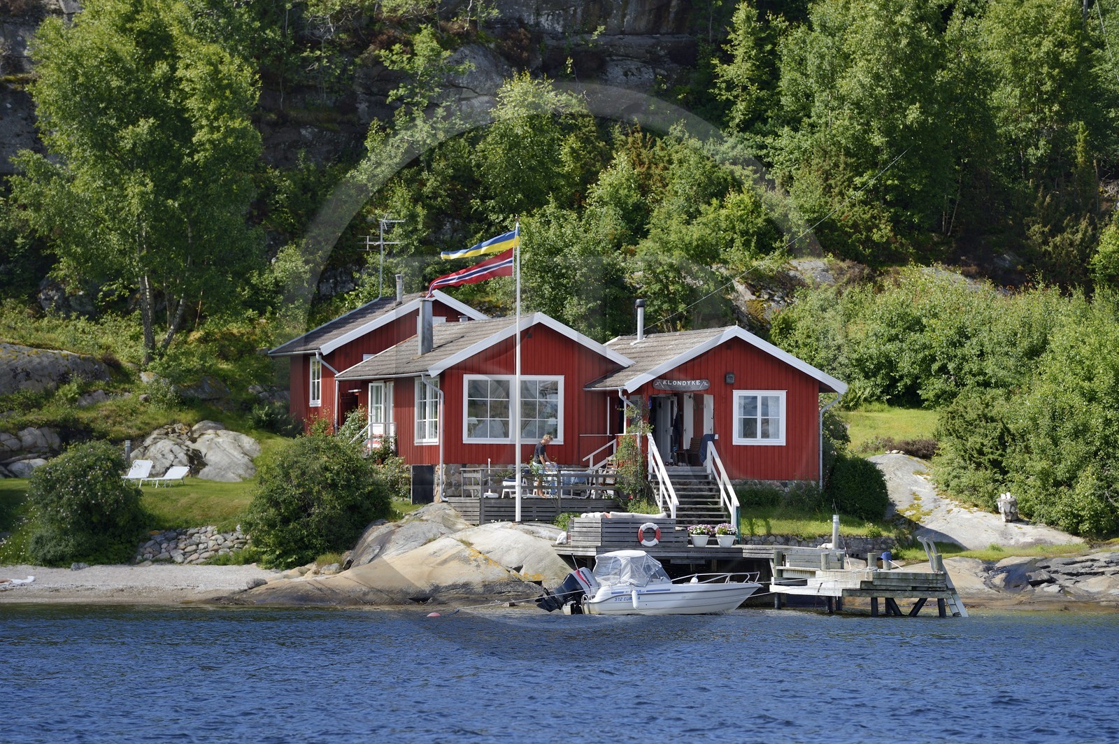 Suède, Västra Götaland, maison privée dans les Iles face à Fjällbacka