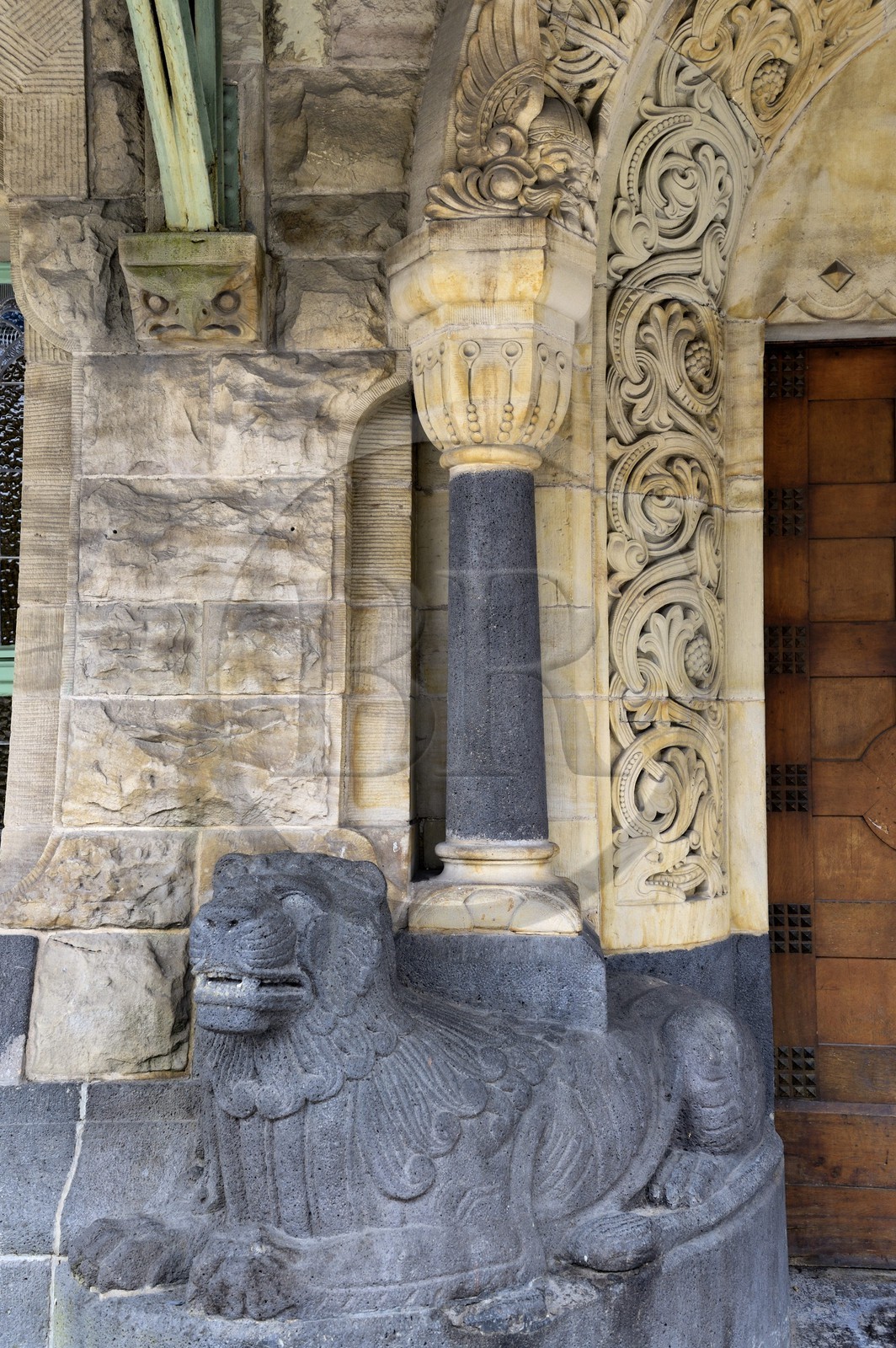 France, Moselle, Metz, Imperial district, railway station, built between 1905 and 1908 by the Berliner architect Jurgen Kruger, friezes with Celtic motifs and Basalt lion