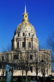 France, Paris (75), l' hôtel des Invalides, église du dôme et le monument aux victimes du terrorisme