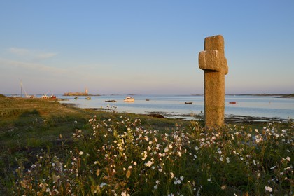 France, Finistere, La Foret Fouesnant, Glenan islands, St Nicolas Island, there is no chapel on the island but a simple cross