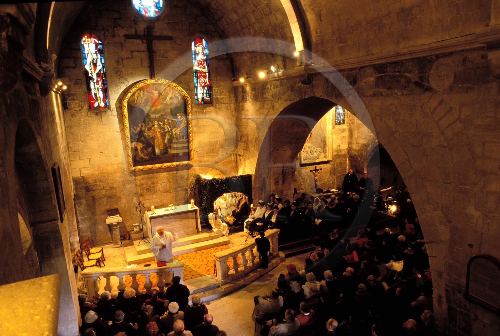 France, Bouches-du-Rhône (13), Les Baux-de-Provence, labellisé Les Plus Beaux Villages de France, Noël, messe de minuit en l' église Saint-Vincent