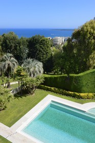 France, Alpes-Maritimes (06), Cannes, la villa La Californie où vécu Pablo Picasso, aujourd'hui renommé le Pavillon de Flore par Marina Picasso, la vue depuis la villa