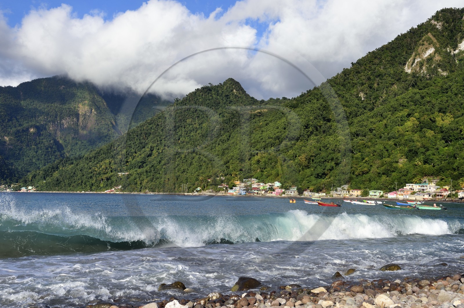 Caraïbes, Ile de la Dominique, la baie de Soufrière, village de Scotts Head