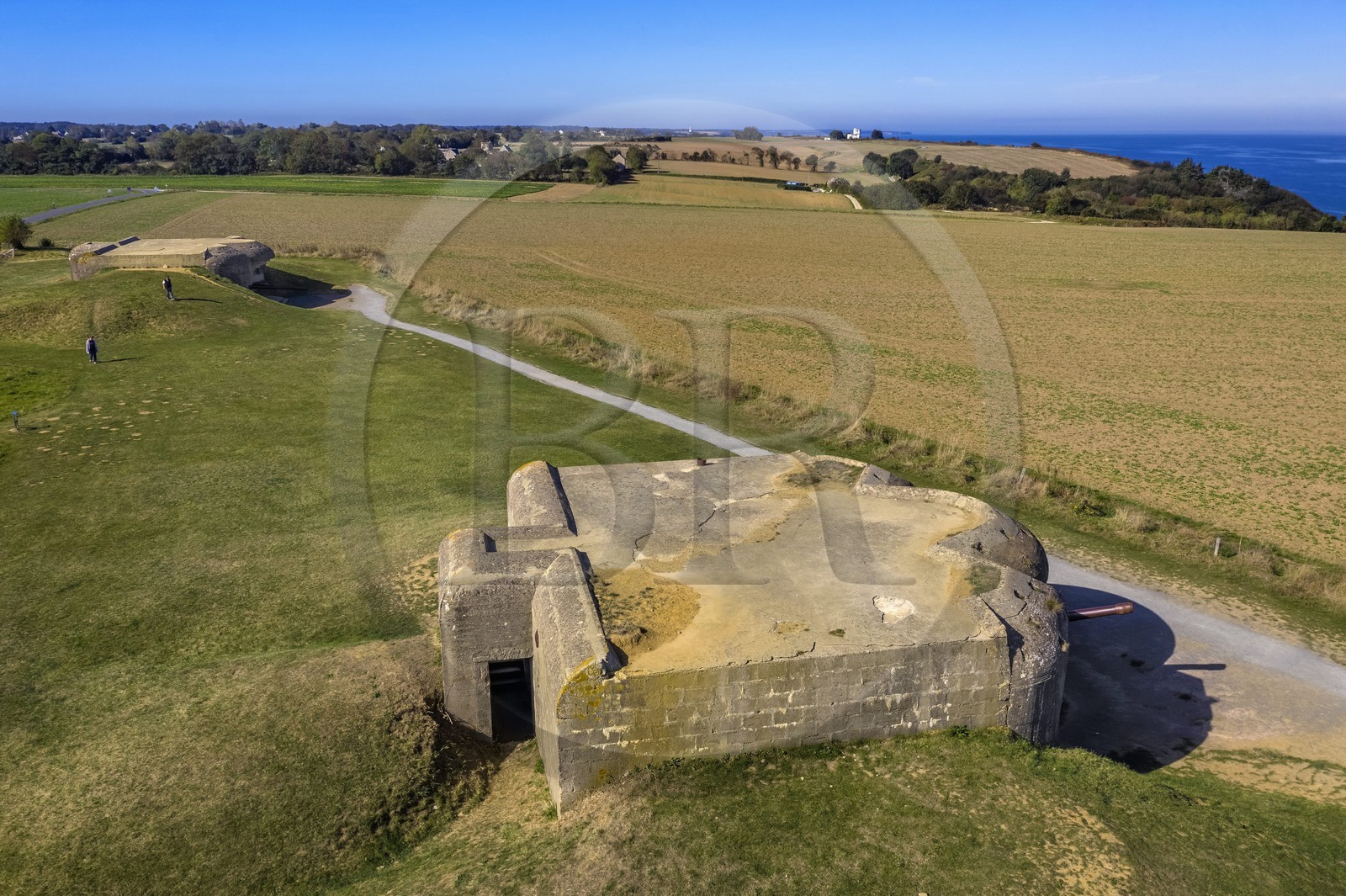 France, Calvados (14), Longues-sur-Mer, batterie allemande du Mur de l'Atlantique équipée de canons de marine de 150 mm (vue aérienne)