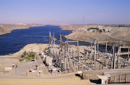 Egypte, Assouan, centrale hydro-électrique du haut-barrage sur le Nil