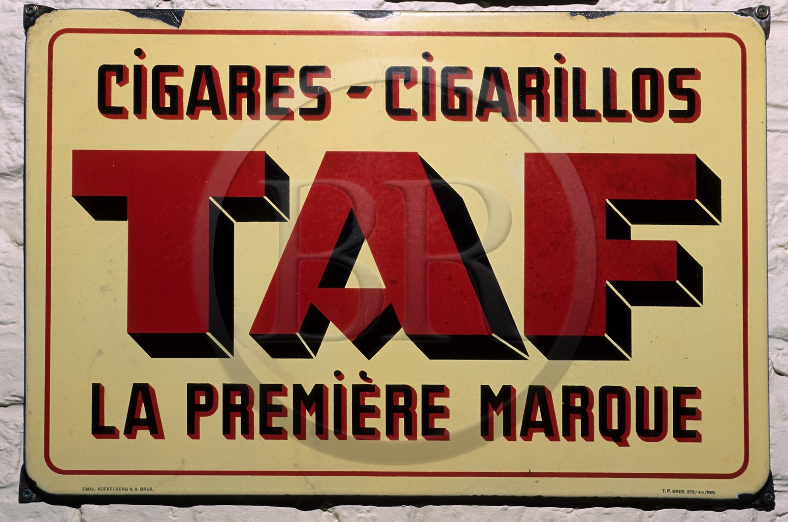 Belgique, Wervick à la frontière française, affiche publicitaire du musée du tabac
