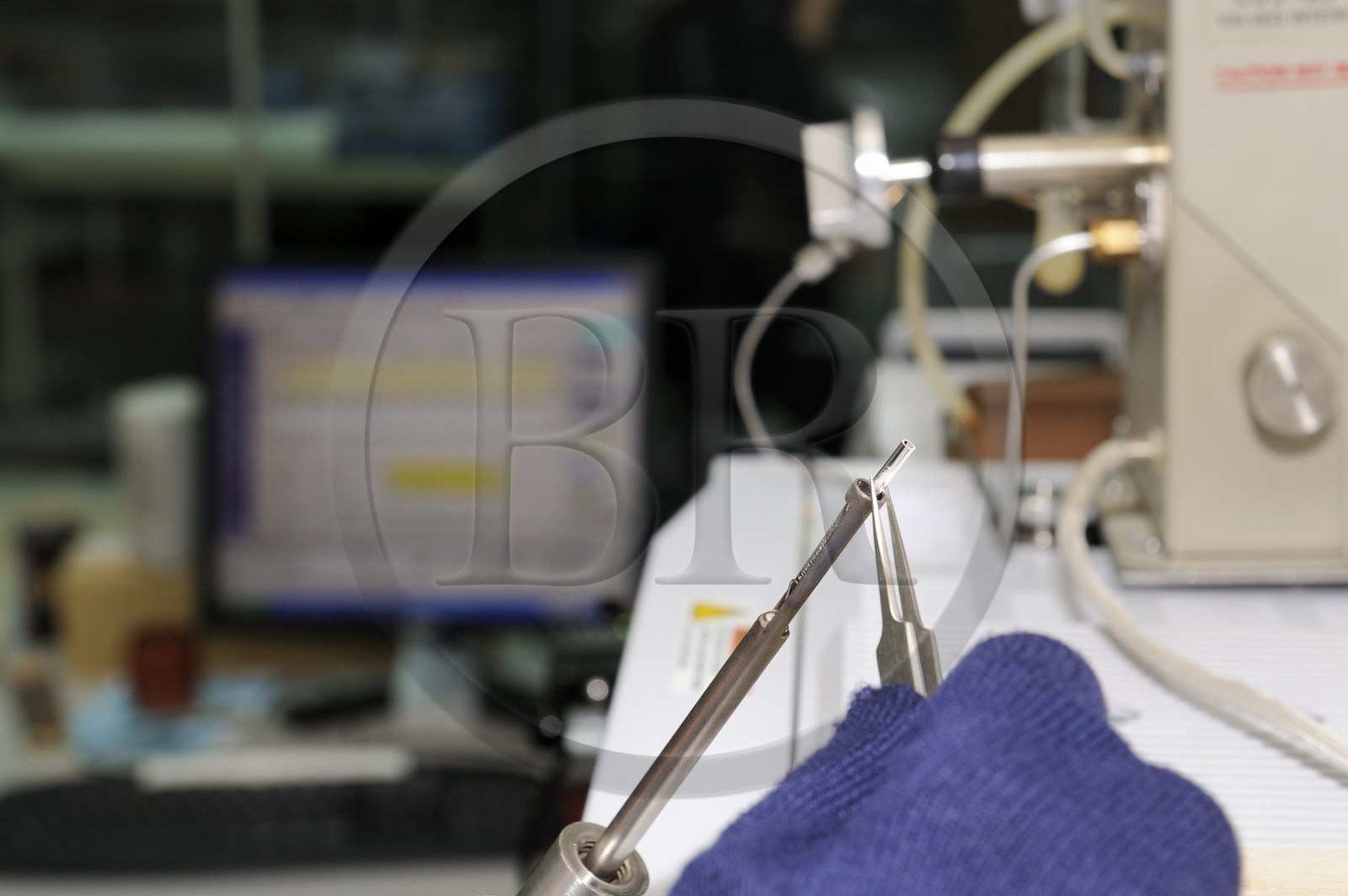 France, Paris (75), Laboratoire du Centre de recherche et de restauration des musées de France (C2RMF), laboratoire de phisico-chimie, chromatographie en phase gazeuse couplée à une spectrographie de masse