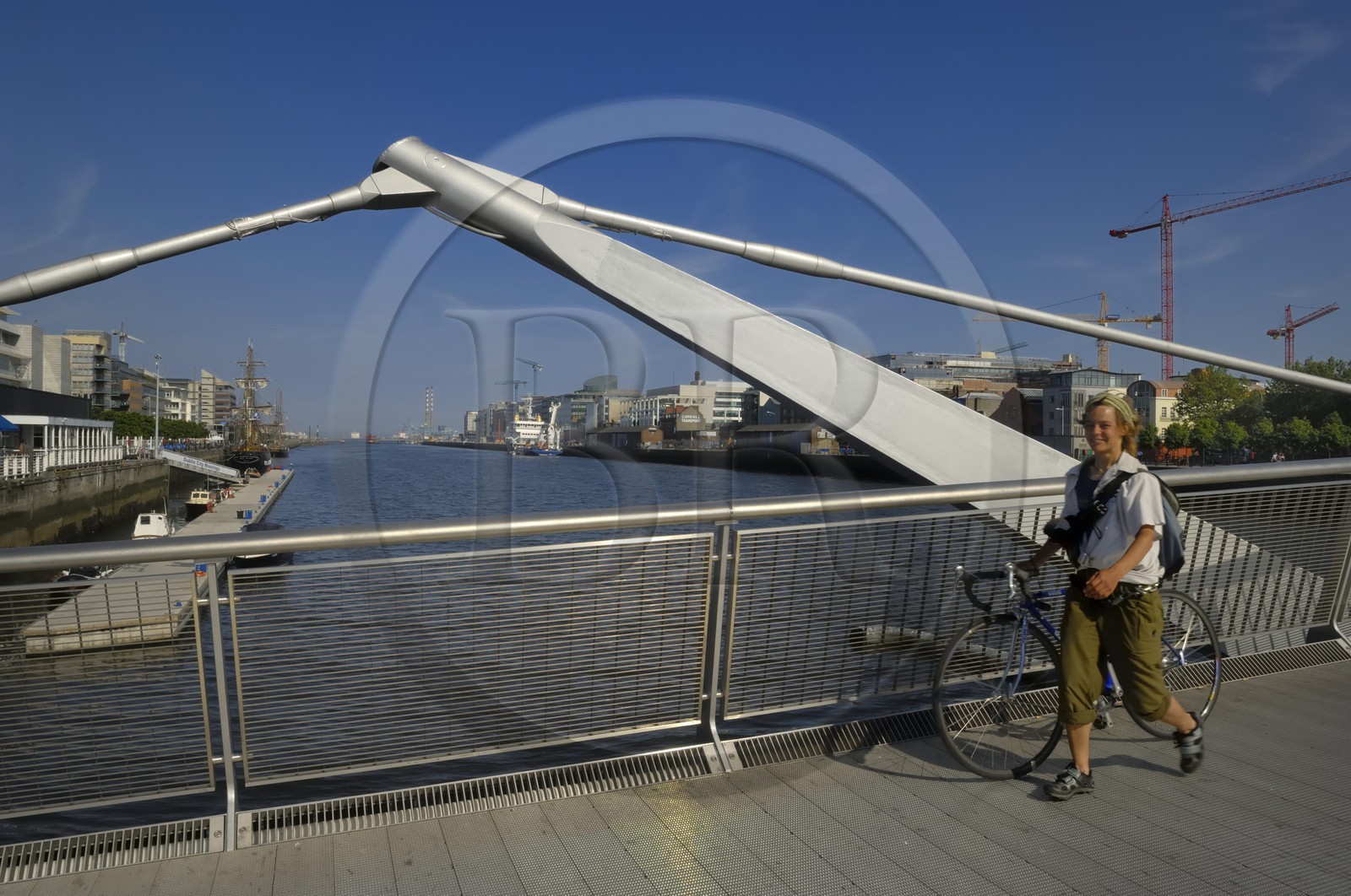 Irlande, Comté de Dublin, Dublin, Sean O'Casey Bridge, par les architectes Brian O'Halloran & Associates, sur la River Liffey