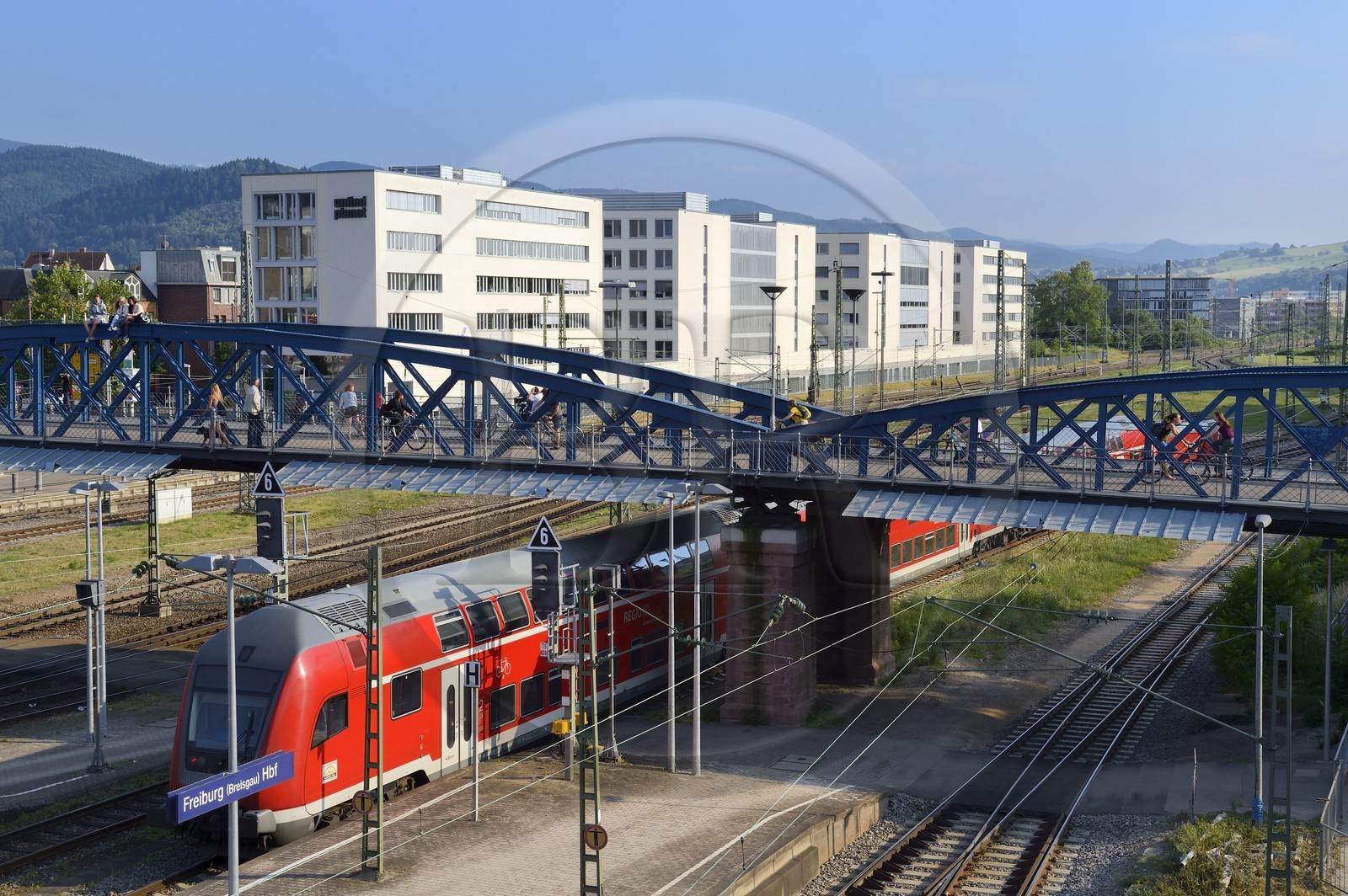 Germany, Baden-Wurttemberg, Freiburg im Breisgau, Central Station, the blue bridge (wiwili-bridge) above the railway track