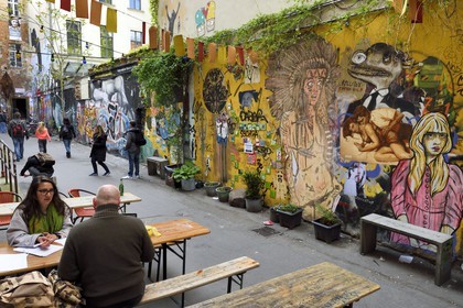 Germany, Berlin, Spandauer Vorstadt in Berlin-Mitte, Scheunenviertel, alternative space Haus Schwarzenberg on Rosenthaler Strasse 39