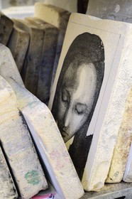 France, Paris (75), quartier de Saint-Germain-des-Prés, Ecole nationale supérieure des Beaux-Arts, département impression-multiples dans le Palais des Etudes, pierre de lithographie